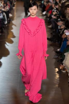 Stella McCartney AW 2016/17 (осень-зима) (68942.Paris_.Novaya.Jenskaya.Kollekciya.Stella.McCartney.AW_.2016.06.jpg)