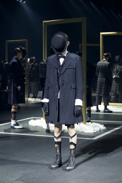 Thom Browne AW 2016/17 (осень-зима) (68999.Novaya.Mujskaya.Kollekciya.Brenda.Thom_.Browne.AW_.2016.24.jpg)