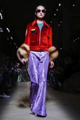 Miu Miu AW 2016/17 (осень-зима) (69028.Paris_.Novaya.Jenskaya.Kollekciya.Miu_.Miu_.AW_.2016.17.jpg)