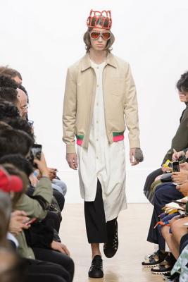 Мужская коллекция J.W. Anderson SS 2017 (весна-лето) (69894.Novaya.Mujskaya.Kollekciya.JW_.Anderson.SS_.2017.05.jpg)