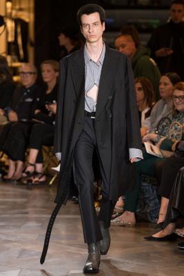 Vetements SS 2017 (весна-лето) (70200.Paris_..Novaya.Kollekciya.Brenda.Vetements.SS_.2017.06.jpg)