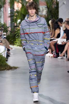 Lacoste SS 2017 (весна-лето) (70437.New_.York_..Novaya.Kollekciya.Brenda.Lacoste.SS_.2017.01.jpg)