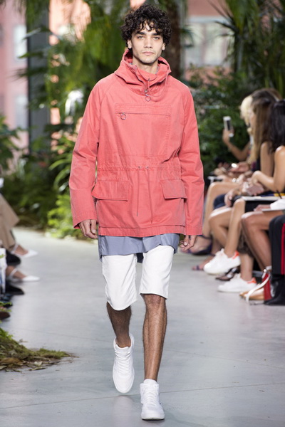 Lacoste SS 2017 (весна-лето) (70437.New_.York_..Novaya.Kollekciya.Brenda.Lacoste.SS_.2017.18.jpg)