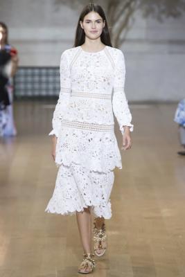 Oscar de la Renta SS 2017 (весна-лето) (70490.New_.York_.Novaya.Kollekciya.Oscar_.De_.La_.Renta_.SS_.2017.01.jpg)