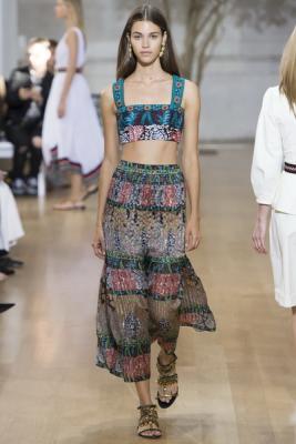 Oscar de la Renta SS 2017 (весна-лето) (70490.New_.York_.Novaya.Kollekciya.Oscar_.De_.La_.Renta_.SS_.2017.15.jpg)