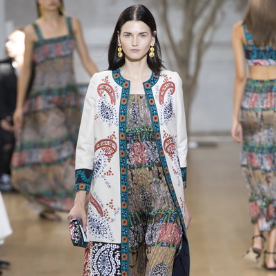 Oscar de la Renta SS 2017 (весна-лето) (70490.New_.York_.Novaya.Kollekciya.Oscar_.De_.La_.Renta_.SS_.2017.s.jpg)