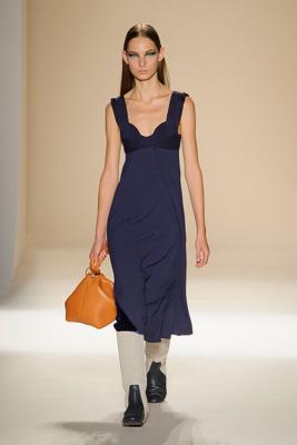 Victoria Beckham SS 2017 (весна-лето) (70582.New_.York_.Novaya.Jenskaya.Kollekciya.Victoria.Beckham.SS_.2017.10.jpg)