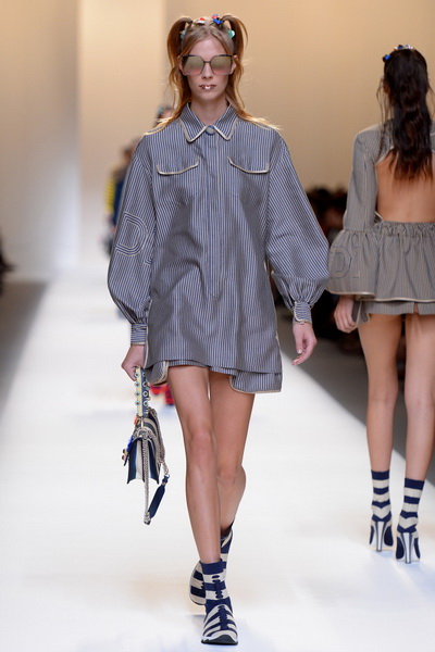  Fendi SS 2017 (70658.Milan_.Novaya.Kollekciya.Fendi_.SS_.2017.04.jpg)