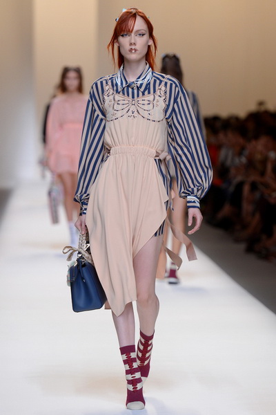  Fendi SS 2017 (70658.Milan_.Novaya.Kollekciya.Fendi_.SS_.2017.12.jpg)