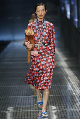  Prada SS 2017 (весна-лето) (70859.Milan_.Novaya.Kollekciya.Prada_.SS_.2017.06.jpg)