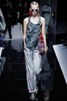 Emporio Armani SS 2017 (весна-лето) (71057.Novaya.Kollekciya.Emporio.Armani.SS_.2017.17.jpg)