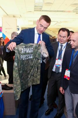 В Москве открылся Всероссийский форум легкой промышленности (71844-lpforum-b.jpg)