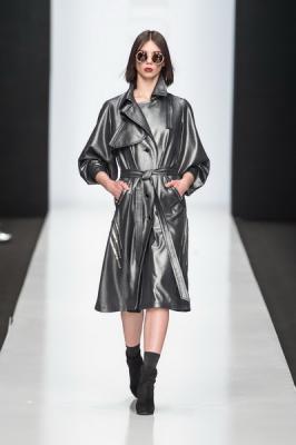 Julia Dalakian AW 2017-18 (73826-Julia-Dalakian-AW-2017-18-02.jpg)