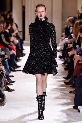 Giambattista Valli AW 2017 (73859-Giambattista-Valli-AW-2017-13.jpg)