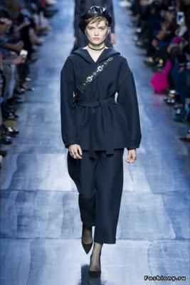 Christian Dior AW 2017 (73894-Christian-Dior-AW-2017-01.jpg)