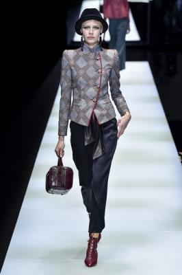 Коллекция Giorgio Armani AW 2017-18 (74359-Giorgio-Armani-AW-2017-18-06.jpg)