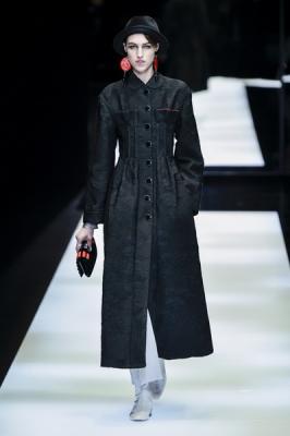 Коллекция Giorgio Armani AW 2017-18 (74359-Giorgio-Armani-AW-2017-18-22.jpg)