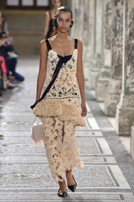 Proenza Schouler весна-лето 2018 (75319-Proenza-Schouler-SS-2018-06.jpg)