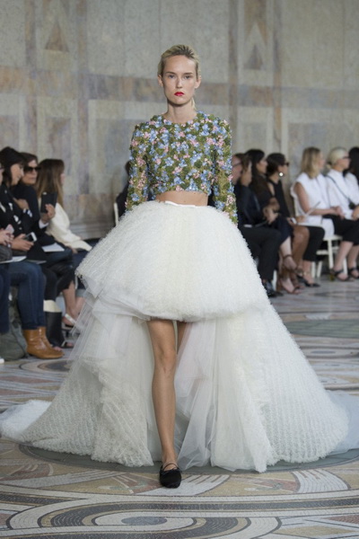 Giambattista Valli Couture осень-зима 2017-2018 (75348-Giambattista-Valli-Couture-AW-2017-2018-25.jpg)