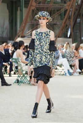 Chanel Haute Couture осень-зима 2017 (75398-Chanel-Haute-Couture-AW-2017-2018-b.jpg)