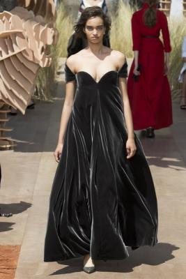 Christian Dior Haute Couture осень-зима 2017-2018 (75681-Christian-Dior-Haute-Couture-AW-2017-2018-13.jpg)