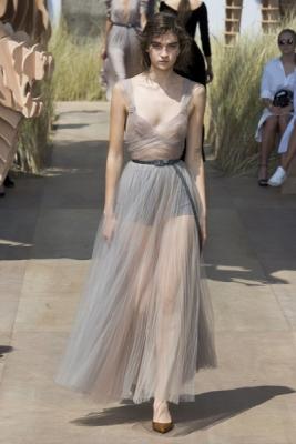 Christian Dior Haute Couture осень-зима 2017-2018 (75681-Christian-Dior-Haute-Couture-AW-2017-2018-19.jpg)