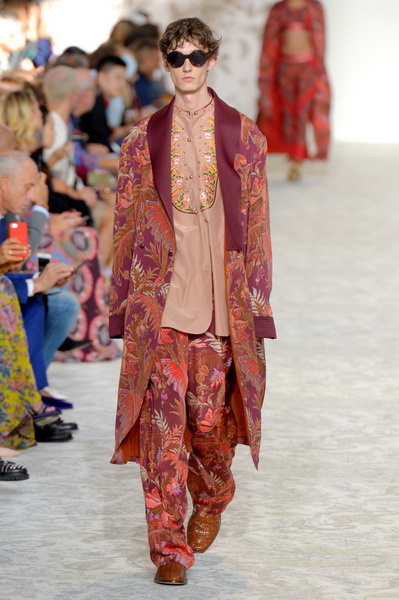 Etro весна-лето 2018 (76571-Etro-SS-2018-23.jpg)