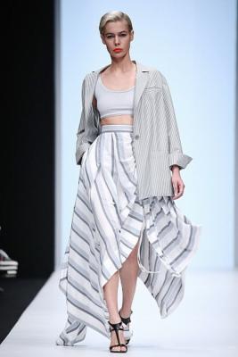 Oksana Fedorova Design Studio весна-лето 2018 (77277-Oksana-Fedorova-Design-Studio-SS-2018-05.jpg)