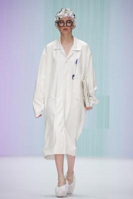 BA (Hons) SS 2018 (77423-Ba-Hons-Fashion-SS-2018-01.jpg)