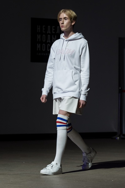 Хлоя X VIVICOXY  SS 2018  (77503-Xloya-Vivicoxy-SS-2018-09.jpg)