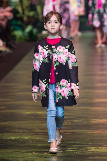 STILNYASHKA SS 2018 (78018-STILNYASHKA-SS-2018-02.jpg)