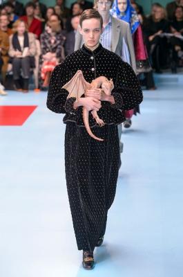 Gucci осень-зима 2018-19 (78540-Gucci-FW-2018-12.jpg)