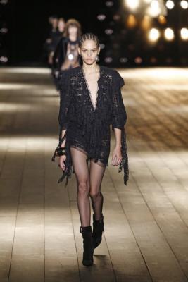 Saint Laurent осень-зима 2018/19 (FW-2018/19) (78661-Saint-Laurent-FW-2018-03.jpg)