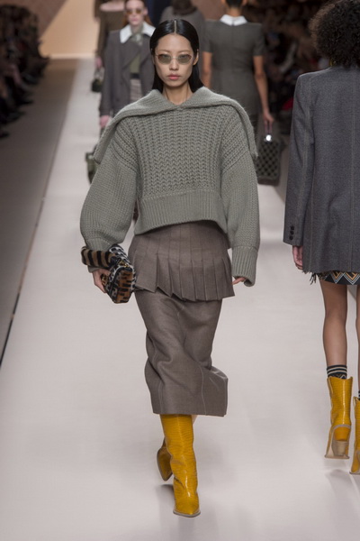 Fendi осень-зима 2018/19 (FW-2018/19) (78706-Fendi-FW-2018-11.jpg)