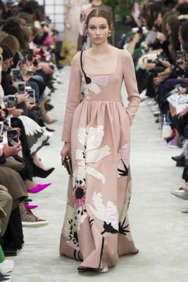 VALENTINO осень-зима 2018/19 (FW 2018/19)  (78730-Valentino-FW-2018-19-12.jpg)