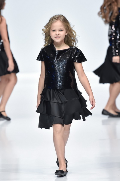 L’ENFANT ROYAL осень-зима 2018/19 (79805-Lenfant-Royal-FW-2018-19-01.jpg)