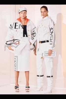 Versace Cruise 2019 (79973-Versace-Cruise-2019-04.jpg)