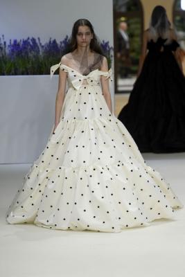 Giambattista Valli Couture осень-зима 2018/19  (80081-Giambattista-Valli-FW-2018-04.jpg)