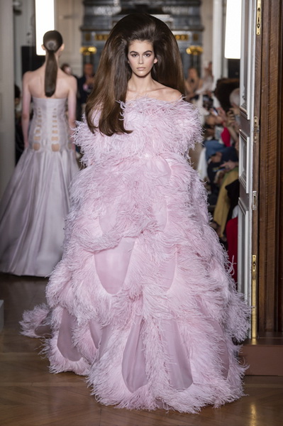 Valentino Couture осень-зима 2018/19 (80112-Valentino-Couture-2018-10.jpg)