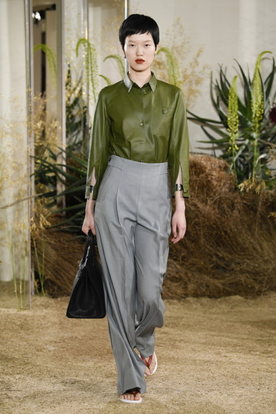 Hermès Resort 2019 (80291-Hermès-Resort-2019-04.jpg)