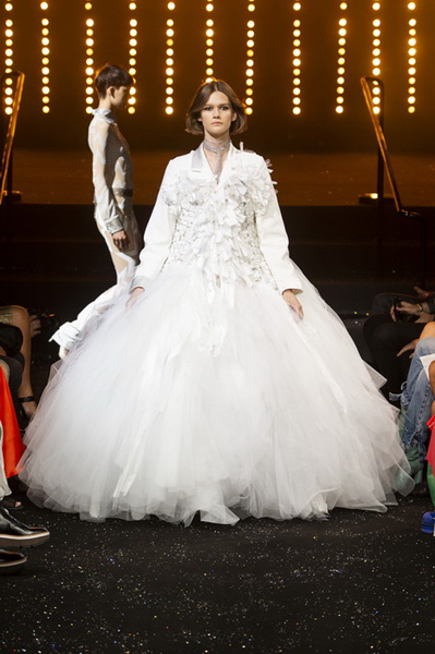 Кутюрная коллекция Viktor & Rolf 2018 (80369-Viktor-Rolf-Couture-2018-08.jpg)