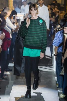 Raf Simons весна-лето 2019 (80464-Raf-Simons-SS-2019-05.jpg)