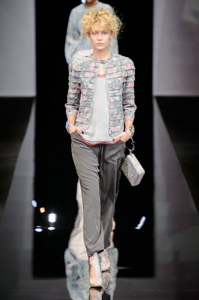 Giorgio Armani весна-лето 2019 (81432-Giorgio-Armani-SS-2019-06.jpg)