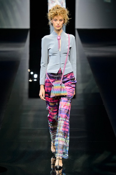 Giorgio Armani весна-лето 2019 (81432-Giorgio-Armani-SS-2019-11.jpg)