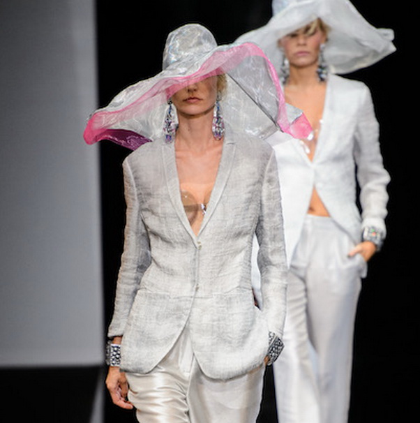 Giorgio Armani весна-лето 2019 (81432-Giorgio-Armani-SS-2019-s.jpg)
