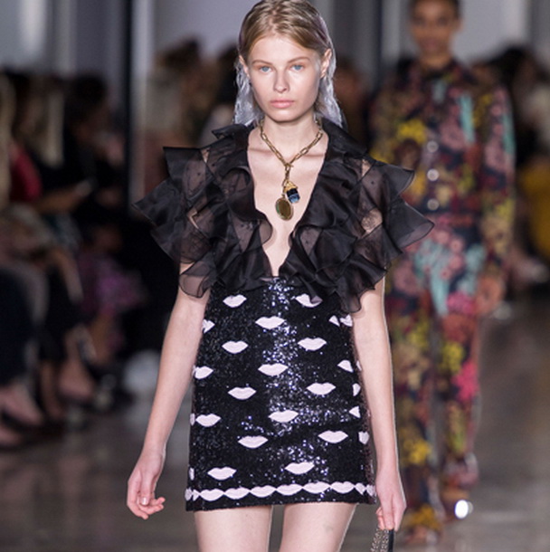 Giambattista Valli весна-лето 2019 (81471-Giambattista-Valli-SS-2019-s.jpg)