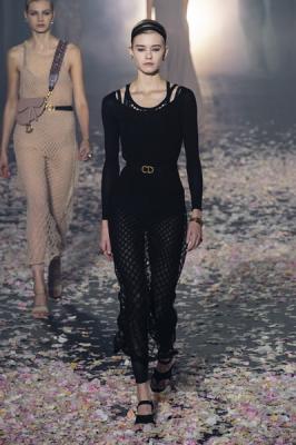  Dior весна-лето 2019 (81582-Dior-SS-2019-02.jpg)