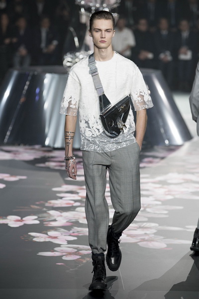 Dior Men Pre-Fall 2019 (82274-Dior-Men-Pre-Fall-2019-02.jpg)