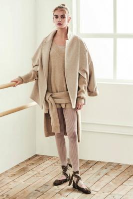 Max Mara Pre-Fall 2019 (82743-Max-Mara-Pre-Fall-2019-01.jpg)