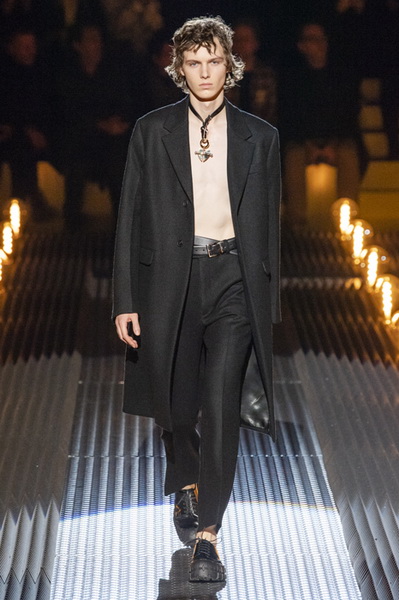  Prada Menswear осень-зима 2019/2020 (82766-Prada-Menswear-2019-02.jpg)